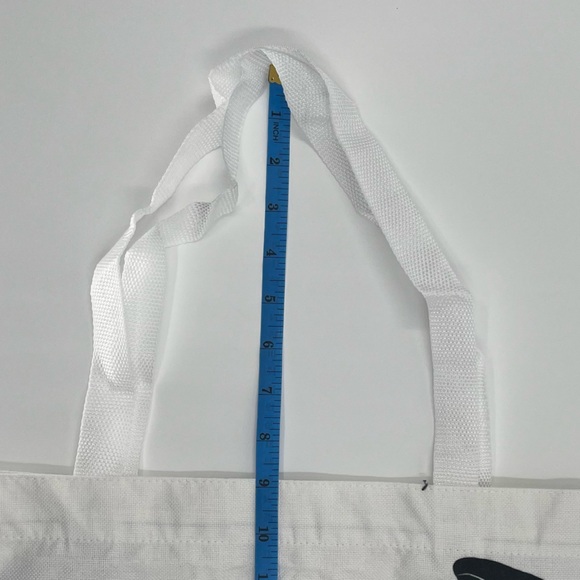 The Cute Timeless Cat Lightweight Tote Bag, Polyester/Linen - Picture 4 of 10